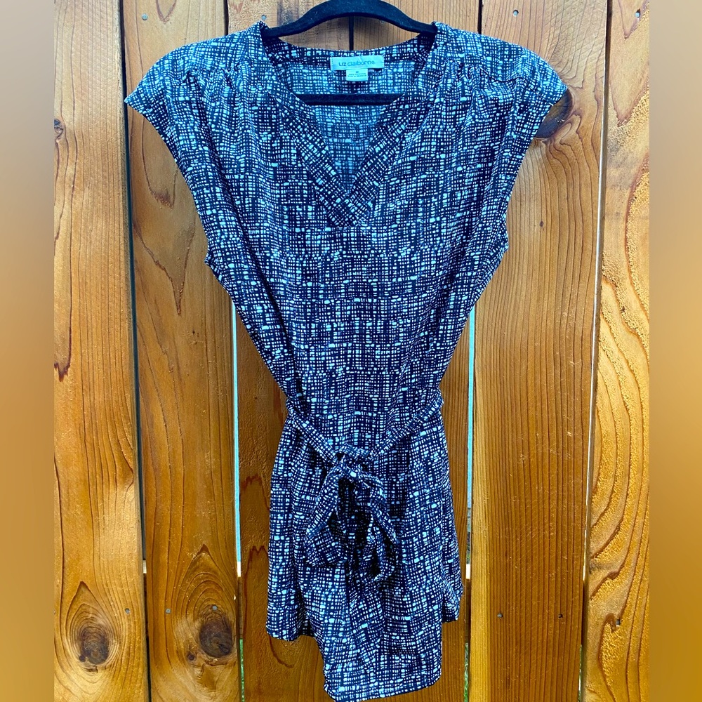 Liz Claiborne V-Neckline Sleeveless Blouse Stretch Wrap Around Belt Size Medium